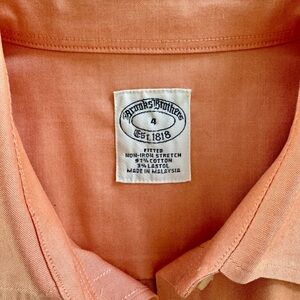 Brooks Brothers Women’s Short-Sleeve Non-Iron Stretch Shirt Size 4 – Peach/Coral